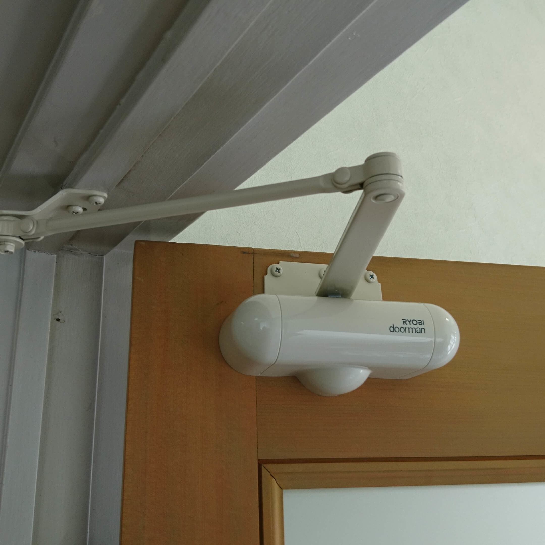 ドアマン取替え 岡崎市 | ドアマンの取替えなら建具修理の窓口岡崎市