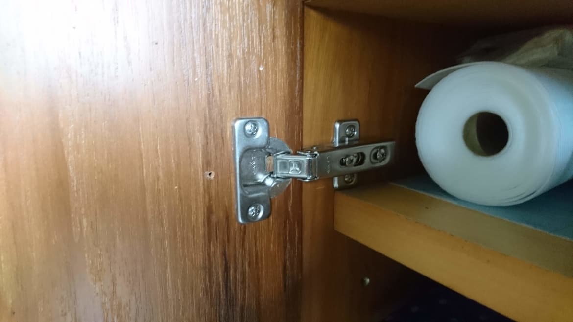 蝶番の調整・交換なら岡崎市の建具修理の窓口岡崎市